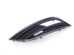 Заглушка (решетка) в бампер передний Audi A4 B8/8K (2007-2016) 0029913