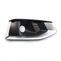 Заглушка (решетка) в бампер передний Audi A4 B9 (2015-) 00439941