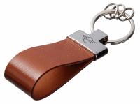 Кожаный брелок MINI Premium Leather Keychain, Metall/Leather, Cognac/Cognac, артикул FKBRLCMI Кожаный брелок MINI Premium Leather Keychain, Metall/Leather, Cognac/Cognac, артикул FKBRLCMI