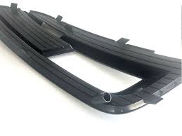 Заглушка (решетка) в бампер передний Audi A4 B8/8K (2007-2016) 0029913