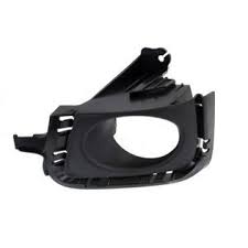 Заглушка (решетка) в бампер передний Toyota Prius C (2011-) 8183904