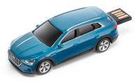 Флешка Audi e-tron USB-stick, Antigua Blue, 32 GB, артикул 3221900100 Флешка Audi e-tron USB-stick, Antigua Blue, 32 GB, артикул 3221900100