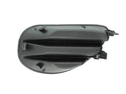 Заглушка (решетка) в бампер передний Toyota Yaris XP9 (2005-2012) 8155918