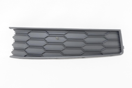 Заглушка (решетка) в бампер передний Skoda Rapid (2012-) 7519925
