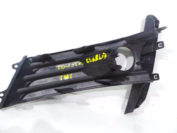 Заглушка (решетка) в бампер передний Toyota Corolla E210 (2018-) 81CN9905