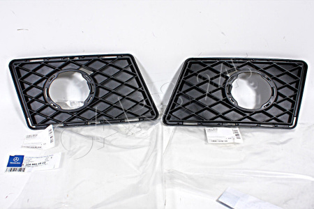 Заглушка (решетка) в бампер передний Mercedes GLK X204 (2008-2015) 3540322