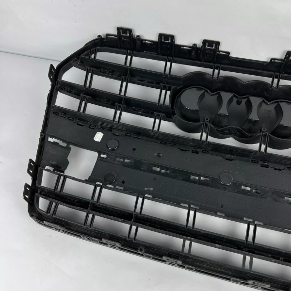 Решетка радиатора Audi A6 C7/4G (2011-2018) 0032894