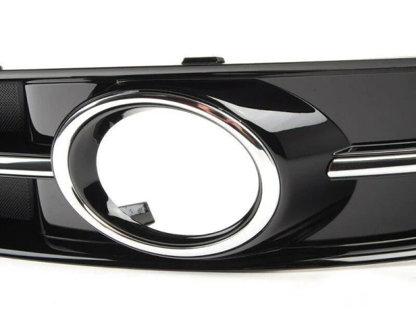 Заглушка (решетка) в бампер передний Audi A3 8P/8PA (2003-2013) 0026913A3