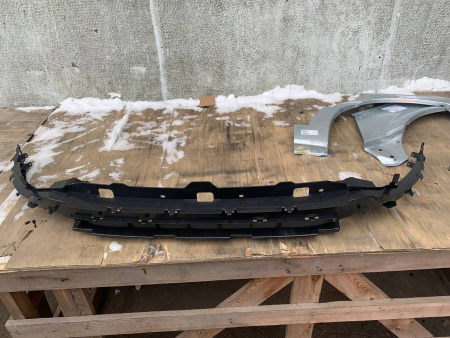 Кронштейн крепления бампера переднего Land-Rover Discovery Sport (2019-) 6424944