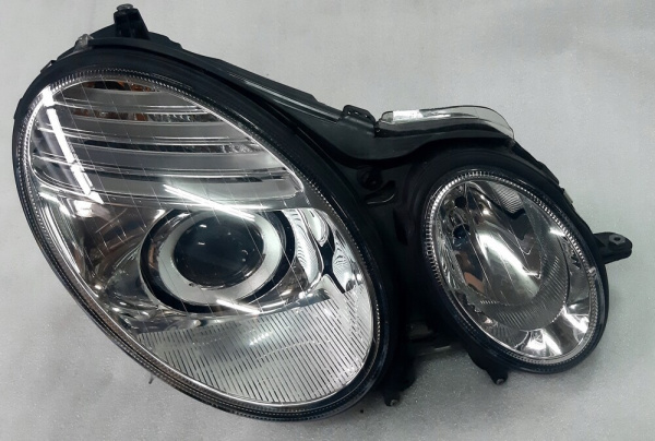 Фара правая Mercedes E W211 (2002-2009) 35280134