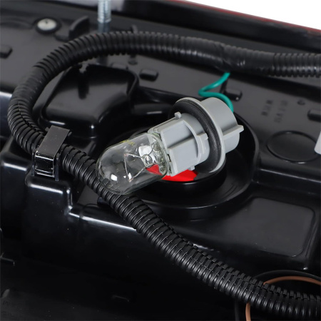 Фонарь задний правый Chevrolet Tahoe (2014-2020) 11TH0712