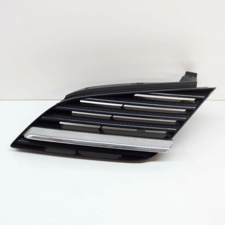 Решетка радиатора Nissan Primera P12/W12 (2002-2008) 1670992