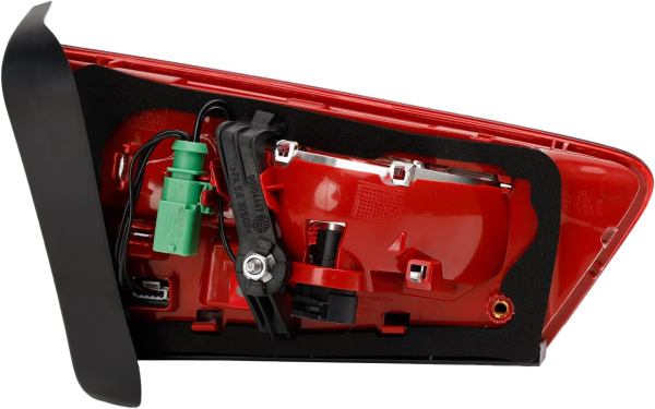 Фонарь крышки багажника правый Audi A6 C7/4G (2011-2018) 00320724A1