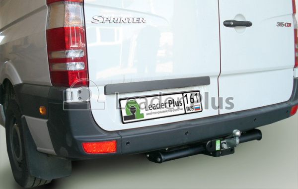 Прицепное устройство (фаркоп) Volkswagen Crafter (2006-2016) M207F