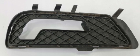 Заглушка (решетка) в бампер передний Mercedes E W212 (2009-2016) 3529982