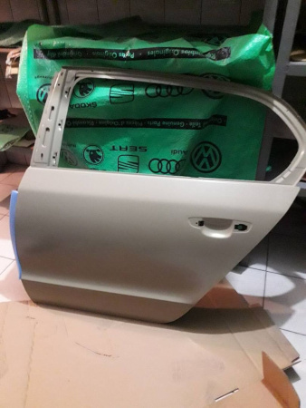 Дверь задняя левая Skoda Superb (2008-2015) 7526717