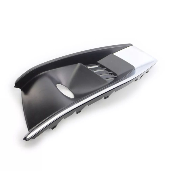 Заглушка (решетка) в бампер передний Audi A4 B9 (2015-) 00439941