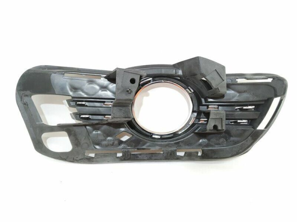 Заглушка (решетка) в бампер передний Mercedes C W204 (2007-2015) 3518955