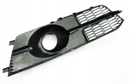 Заглушка (решетка) в бампер передний Audi A6 C7/4G (2011-2018) 00329352