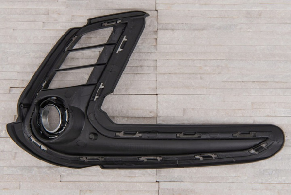 Заглушка (решетка) в бампер передний Hyundai Elantra AD (2016-2024) 3167921