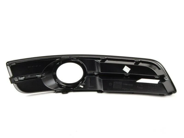 Заглушка (решетка) в бампер передний Audi A3 8P/8PA (2003-2013) 0026913A3