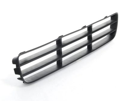 Заглушка (решетка) в бампер передний Volkswagen Bora (1998-2005) 9543910A1