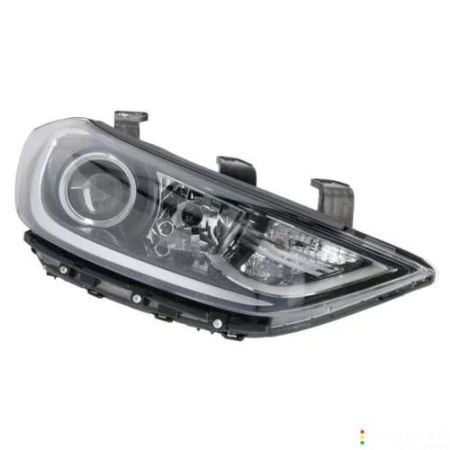 Фара правая Hyundai Elantra AD (2016-) 31670132P