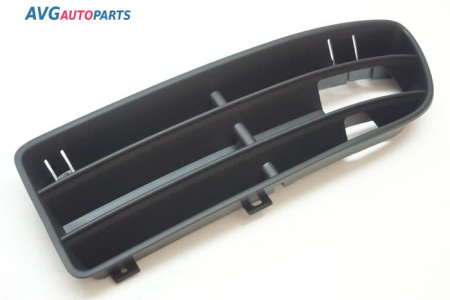 Заглушка (решетка) в бампер передний Volkswagen Bora (1998-2005) 9543911