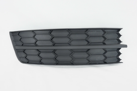 Заглушка (решетка) в бампер передний Skoda Rapid (2012-) 7518924