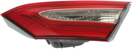 Фонарь задний правый Toyota Camry XV70 (2017-2023) 82640718