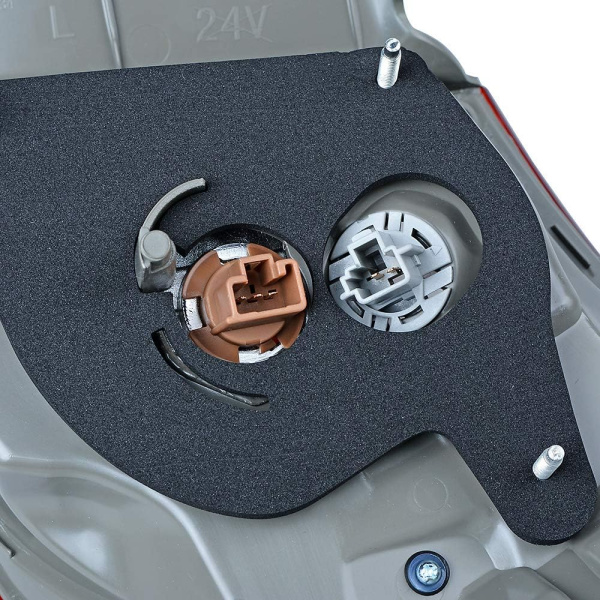 Фонарь задний левый Toyota Corolla E160 (2012-2018) 81CN0715