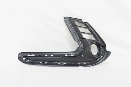 Заглушка (решетка) в бампер передний Hyundai Elantra AD (2016-) 3167922