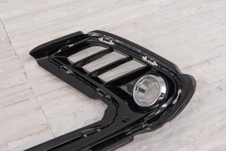 Заглушка (решетка) в бампер передний Hyundai Elantra AD (2016-) 3167921