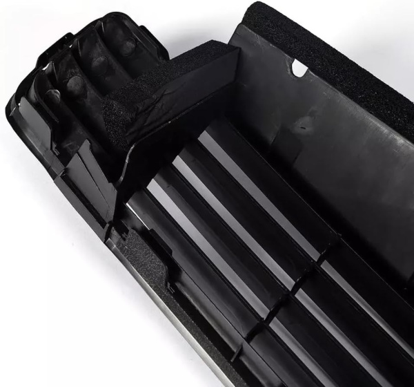 Заглушка (решетка) в бампер передний Toyota Prius (2009-2015) 8169911