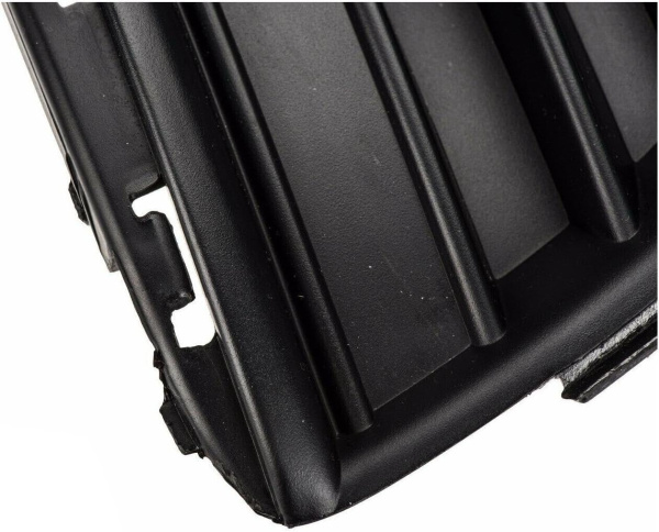 Заглушка (решетка) в бампер передний Volkswagen Golf (2004-2009) 9524998