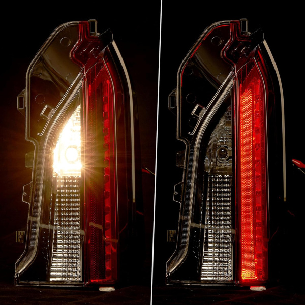 Фонарь крышки багажника левый Toyota RAV4 (2018-) 82030717