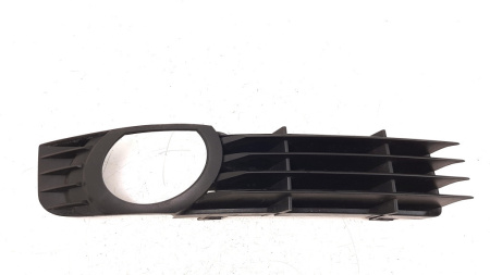 Заглушка (решетка) в бампер передний Audi A8 D3/4E (2002-2010) 0036992
