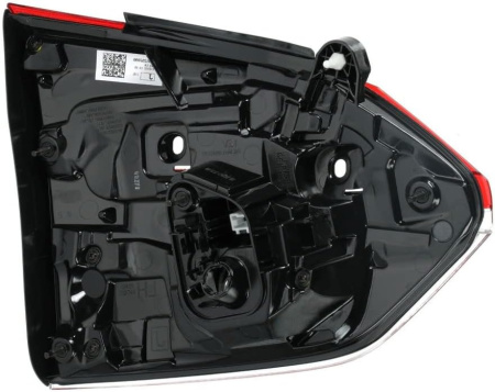 Фонарь крышки багажника правый Subaru Forester SK (2018-) 67390716