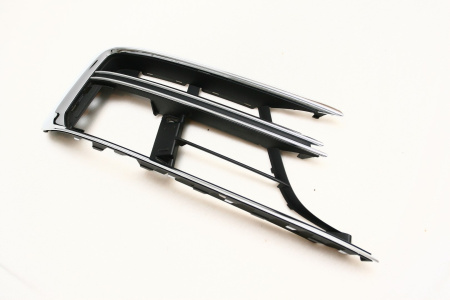 Заглушка (решетка) в бампер передний Audi A8 D5 (2017-) 0050981