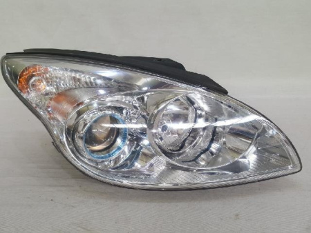Фара правая Hyundai i30 (2007-2012) 31350132